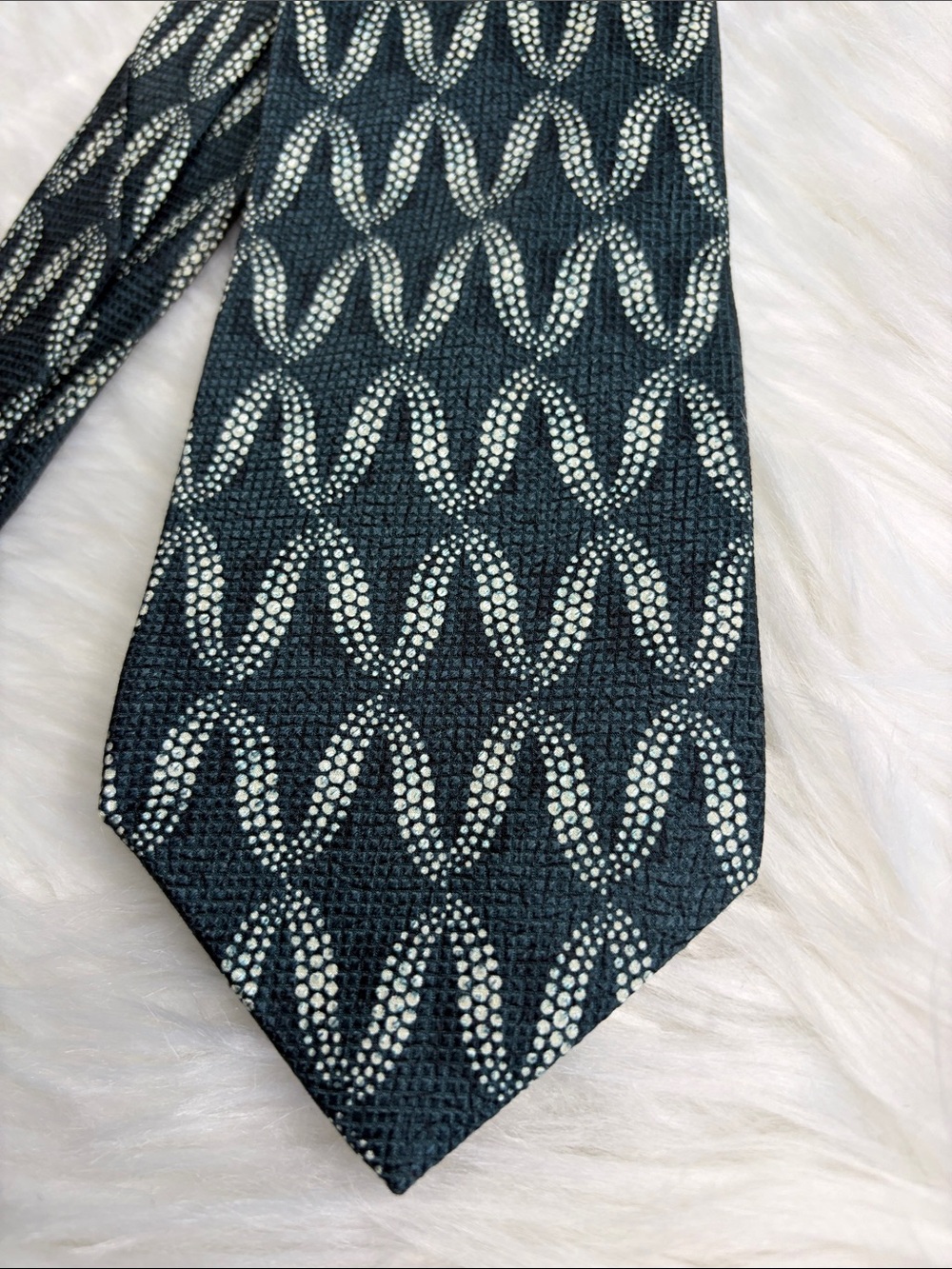 Men's Black Wave Dot Pattern Tie - Unbranded